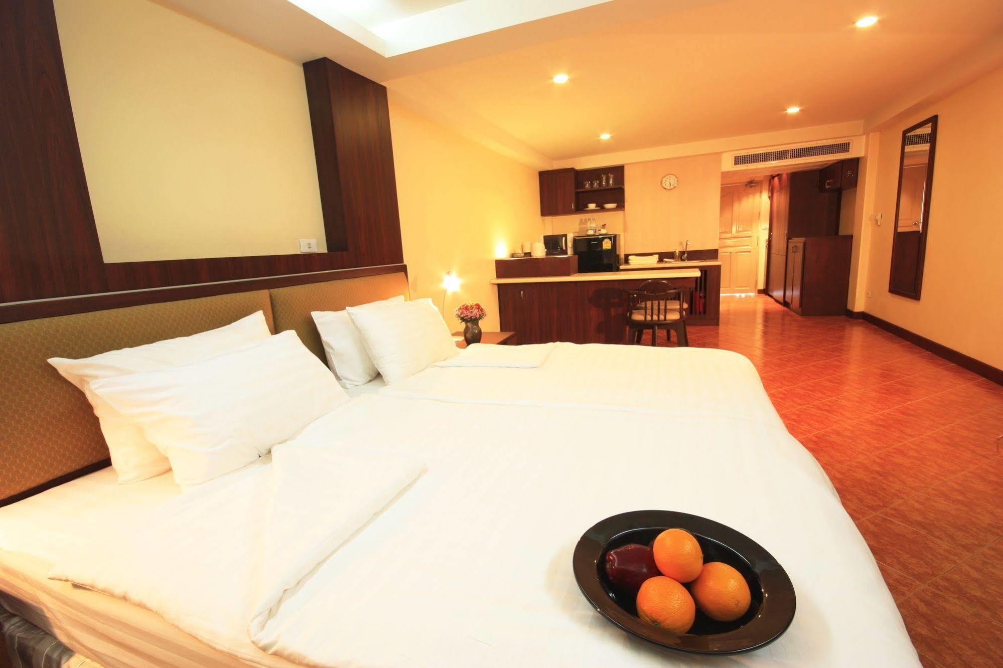 Kamala Sea View Apartment Bagian luar foto