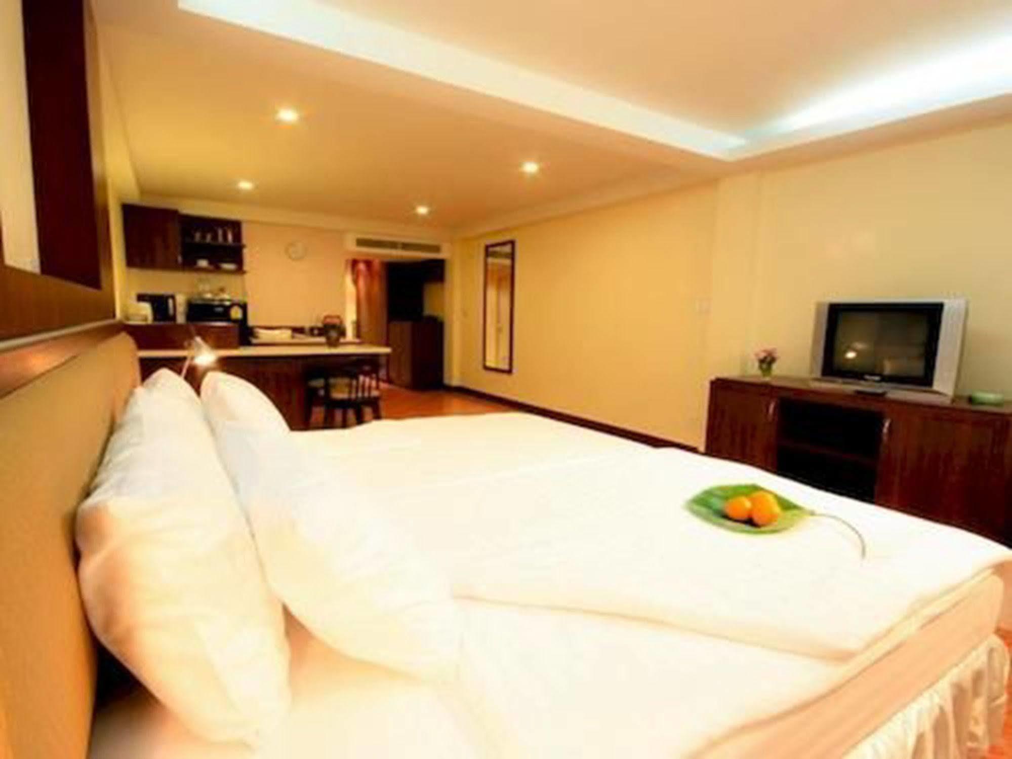 Kamala Sea View Apartment Bagian luar foto