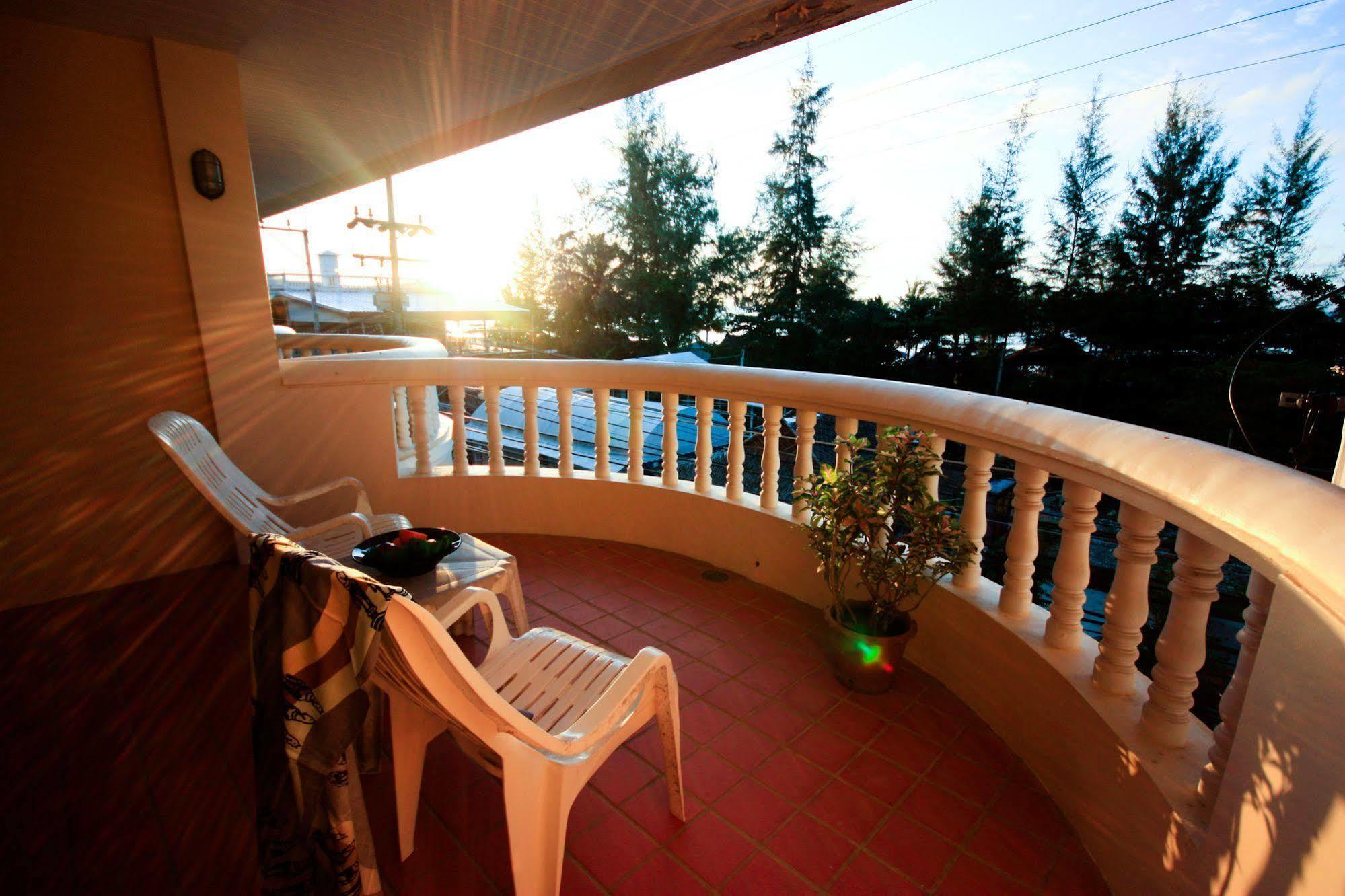 Kamala Sea View Apartment Bagian luar foto