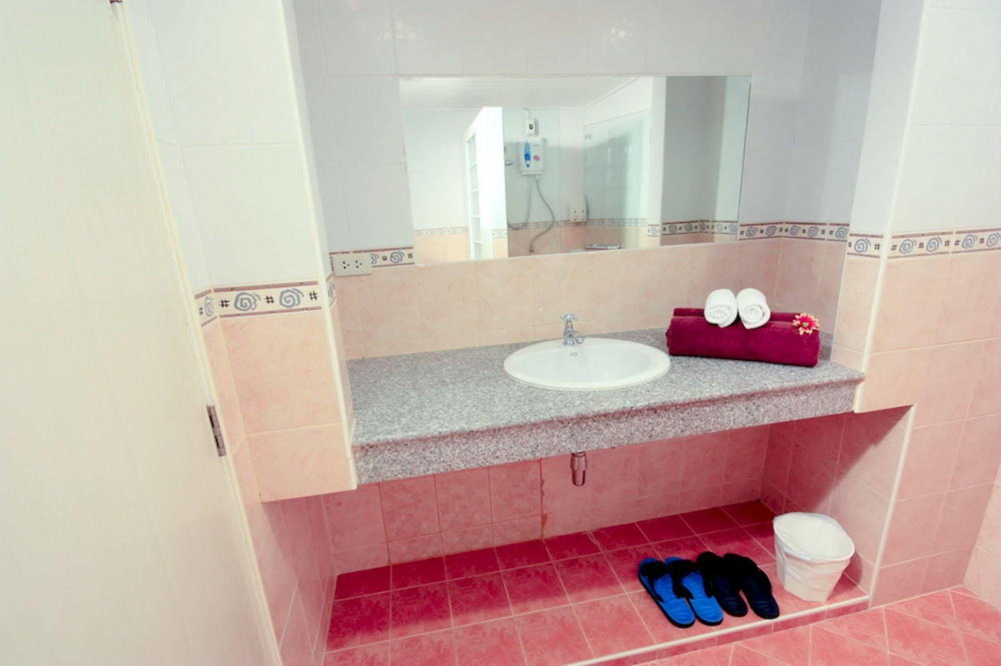 Kamala Sea View Apartment Bagian luar foto